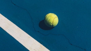 Artikel zur Insolvenz Boris Beckers Tennisball